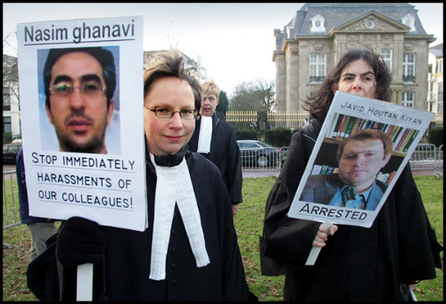 Nederlandse advocaten demonstreren voor hun Iraanse collega’s, Den Haag
